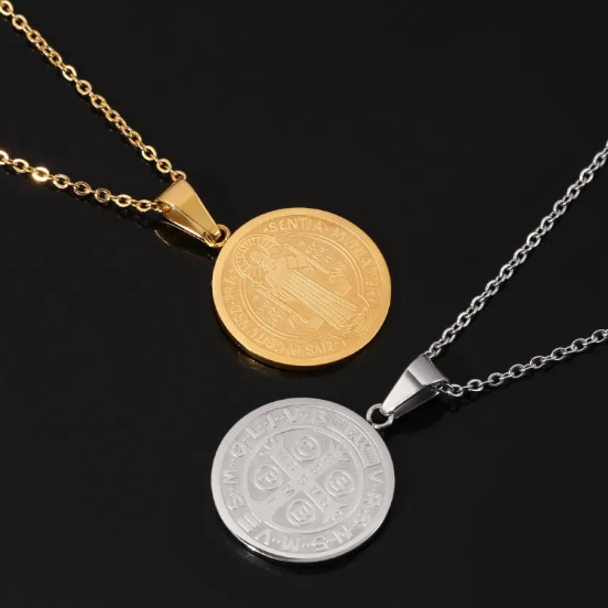 Ketting met ronde O-hanger in goud