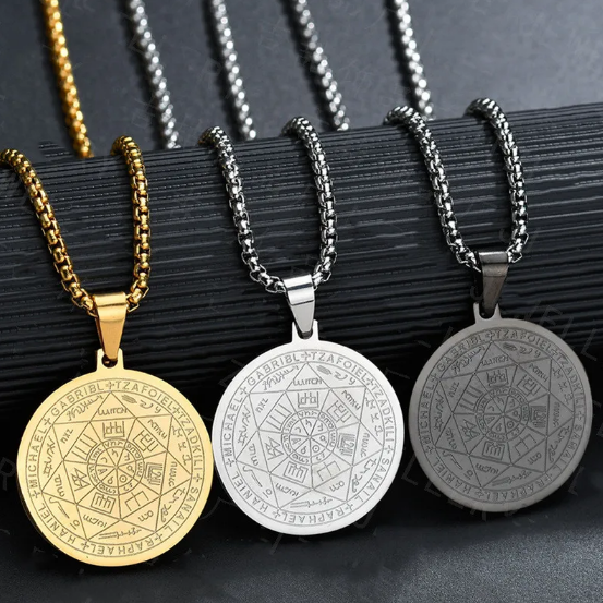 Ketting met engelenmedaille en zes sterren | Goud