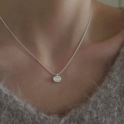 Klassieke ketting met unieke hanger in wit goud