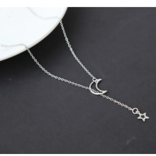 Korte maan- en sterketting in goud