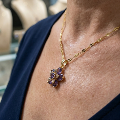Paarse bloemenketting Amelyth in goud