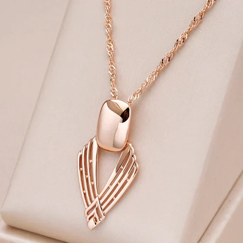 Donkere ketting in goud