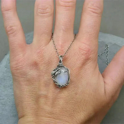 Maanketting met draadhanger in goud