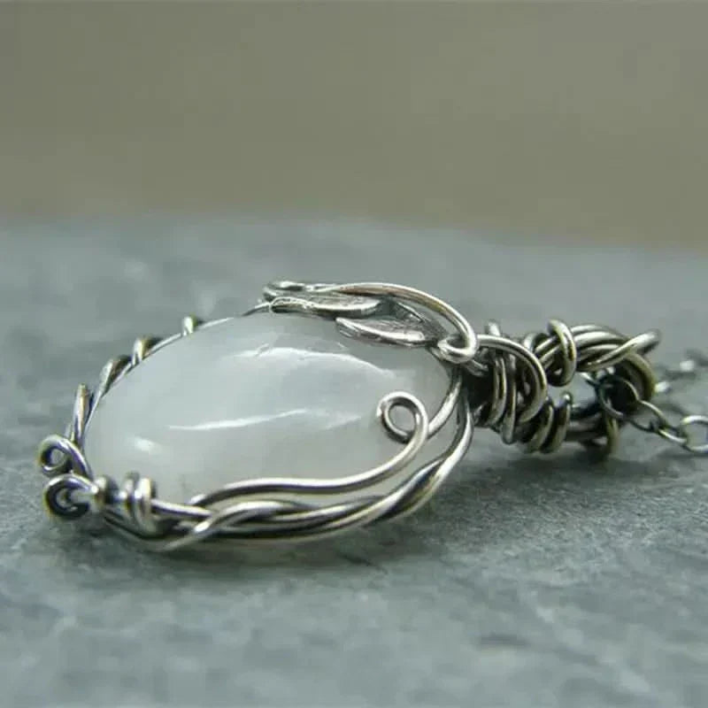 Maanketting met draadhanger in goud