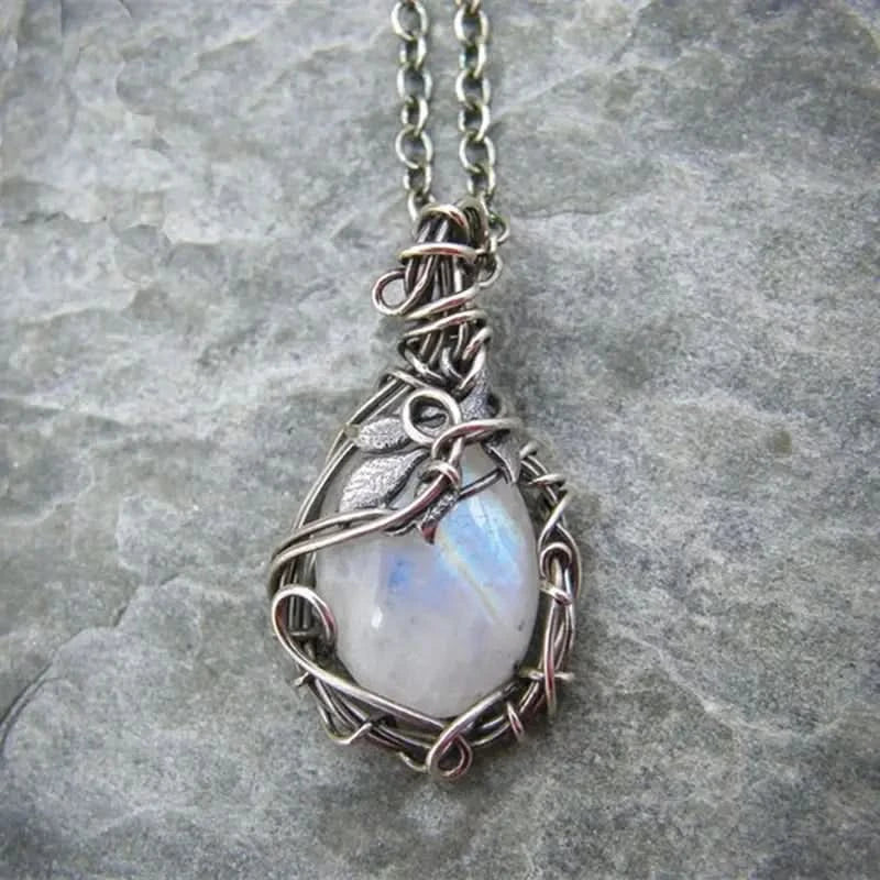 Maanketting met draadhanger in goud