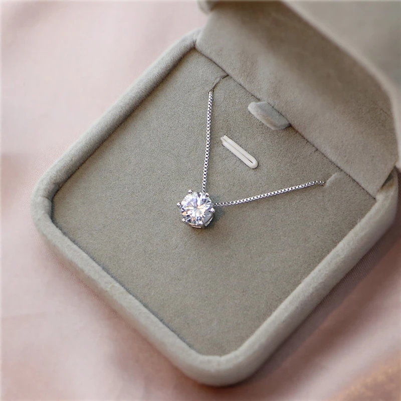 Ketting met steentjes in wit goud