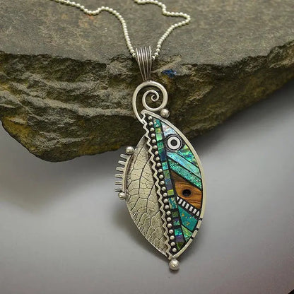 Vintage kristallen ketting met groen blad in wit goud
