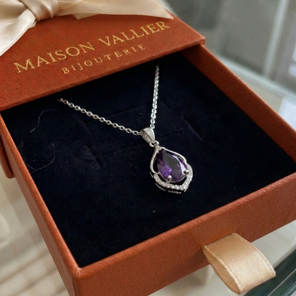 Halvemaanketting Selvara in wit goud
