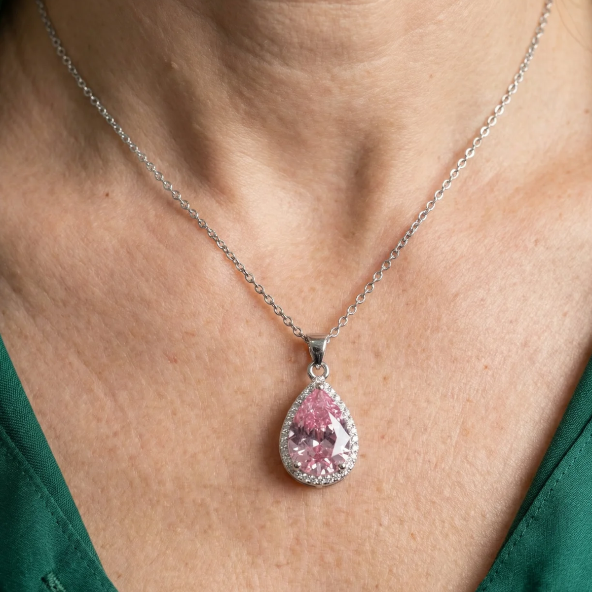 Roze druppelketting in wit goud