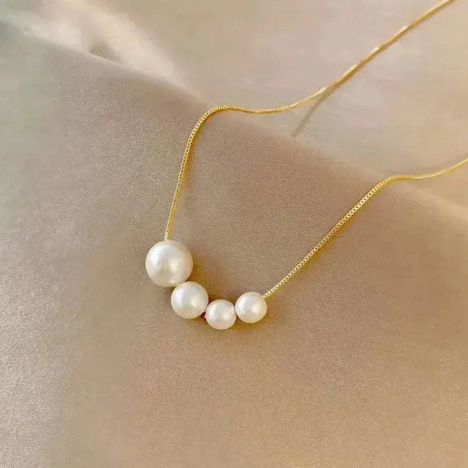 Ketting met mooie parels in goud