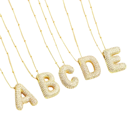 Initialenketting met bubbelletters in goud