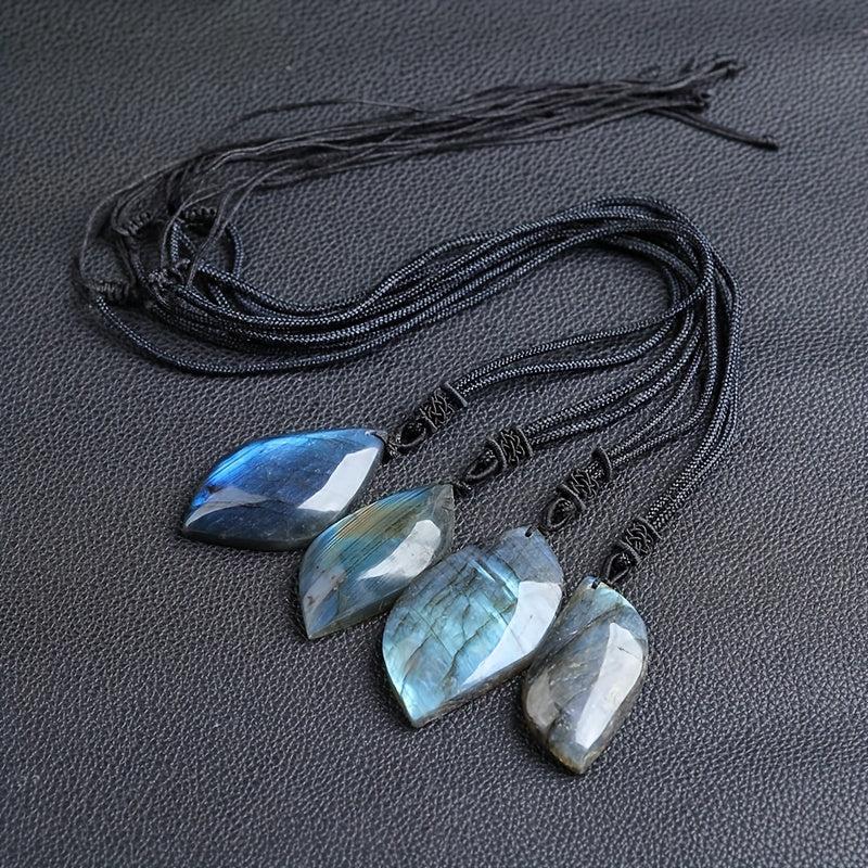 Magische maansteenketting in goud
