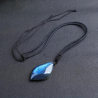 Magische maansteenketting in goud