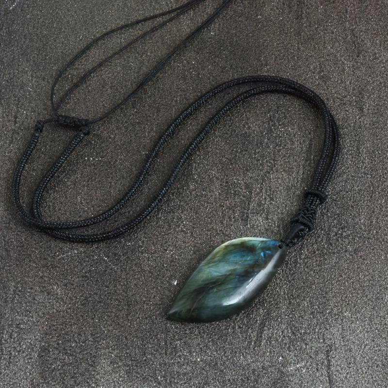 Magische maansteenketting in goud