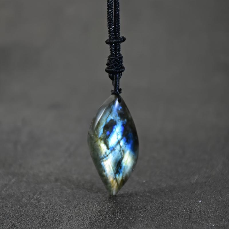 Magische maansteenketting in goud