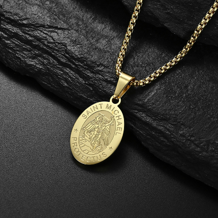 Roestvrijstalen ovale ketting met engelenportret in goud