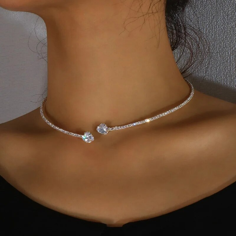 Retro ketting met twee rijen steentjes in goud