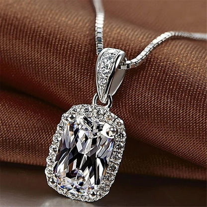 Retro ketting met kristallen cushion-vorm in wit goud