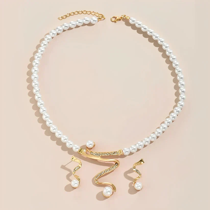 Cadeauset met natuurlijke parels: ketting en oorbellen in goud