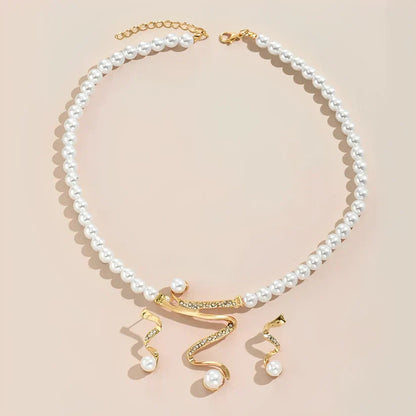 Cadeauset met natuurlijke parels: ketting en oorbellen in goud