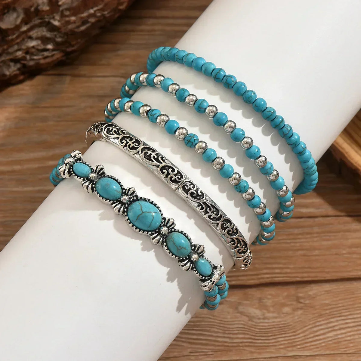 Boho-armbandenset met turquoise kralen in goud