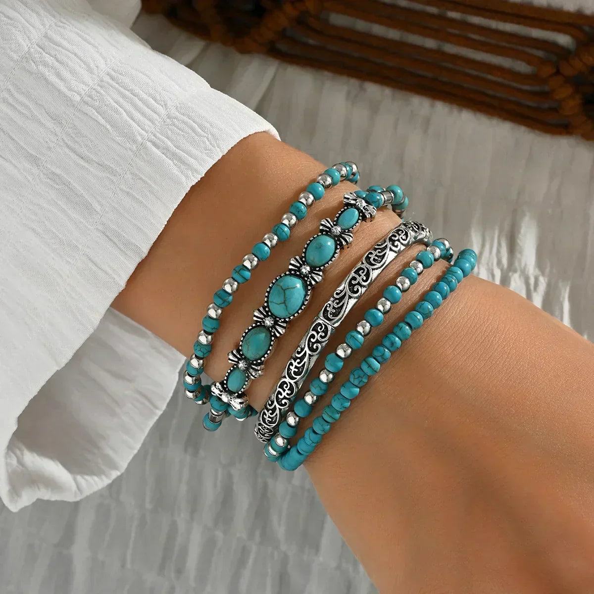 Boho-armbandenset met turquoise kralen in goud
